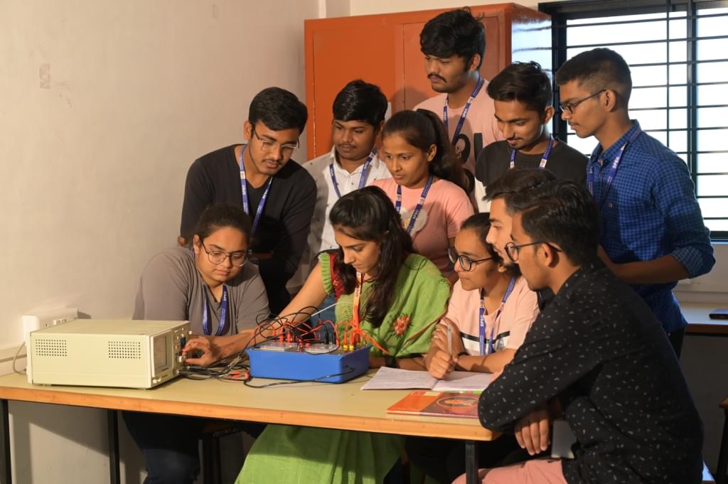 Sardar Patel Education Campus Anand Labs photo 3